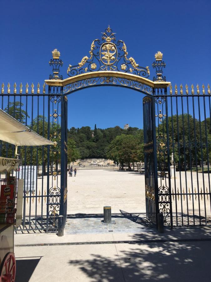 La Chambre Haute Bed & Breakfast Nimes Exterior photo